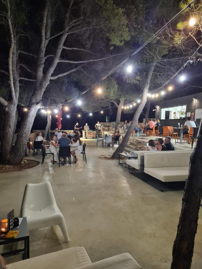 Boutique Camping Bunja Supetar Eksteriør billede