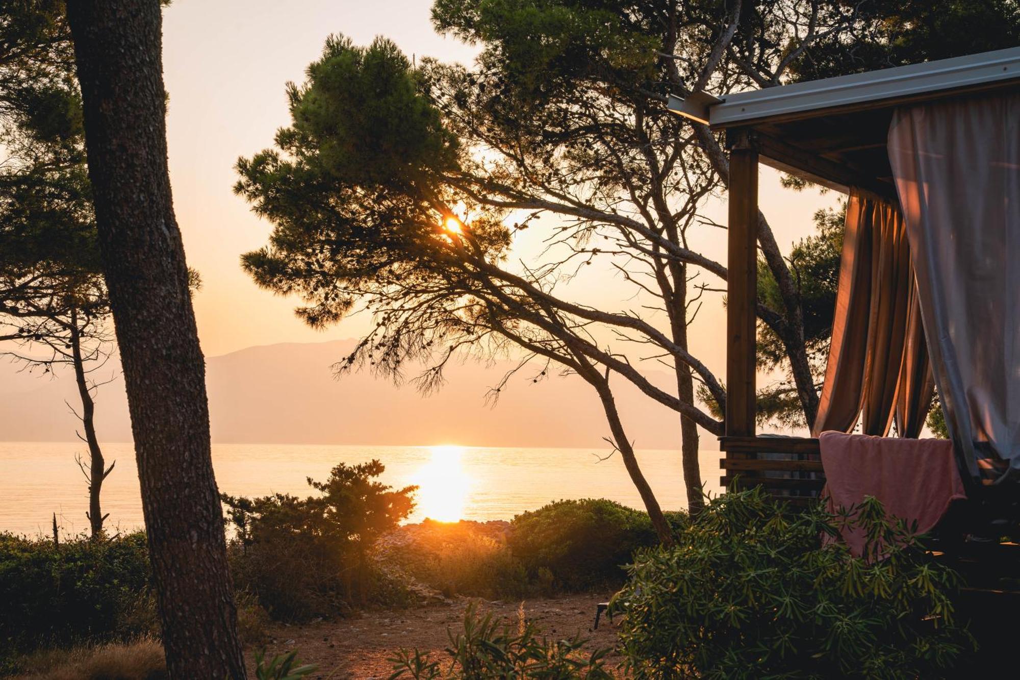 Boutique Camping Bunja Supetar Eksteriør billede